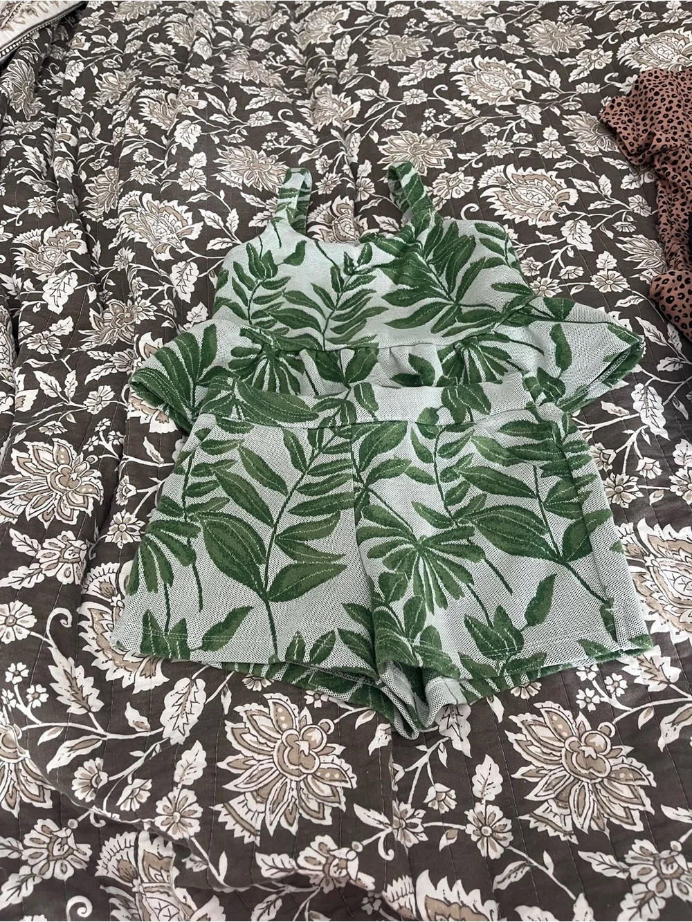Janie and Jack Green Leaf Print Women's Shorts Romper